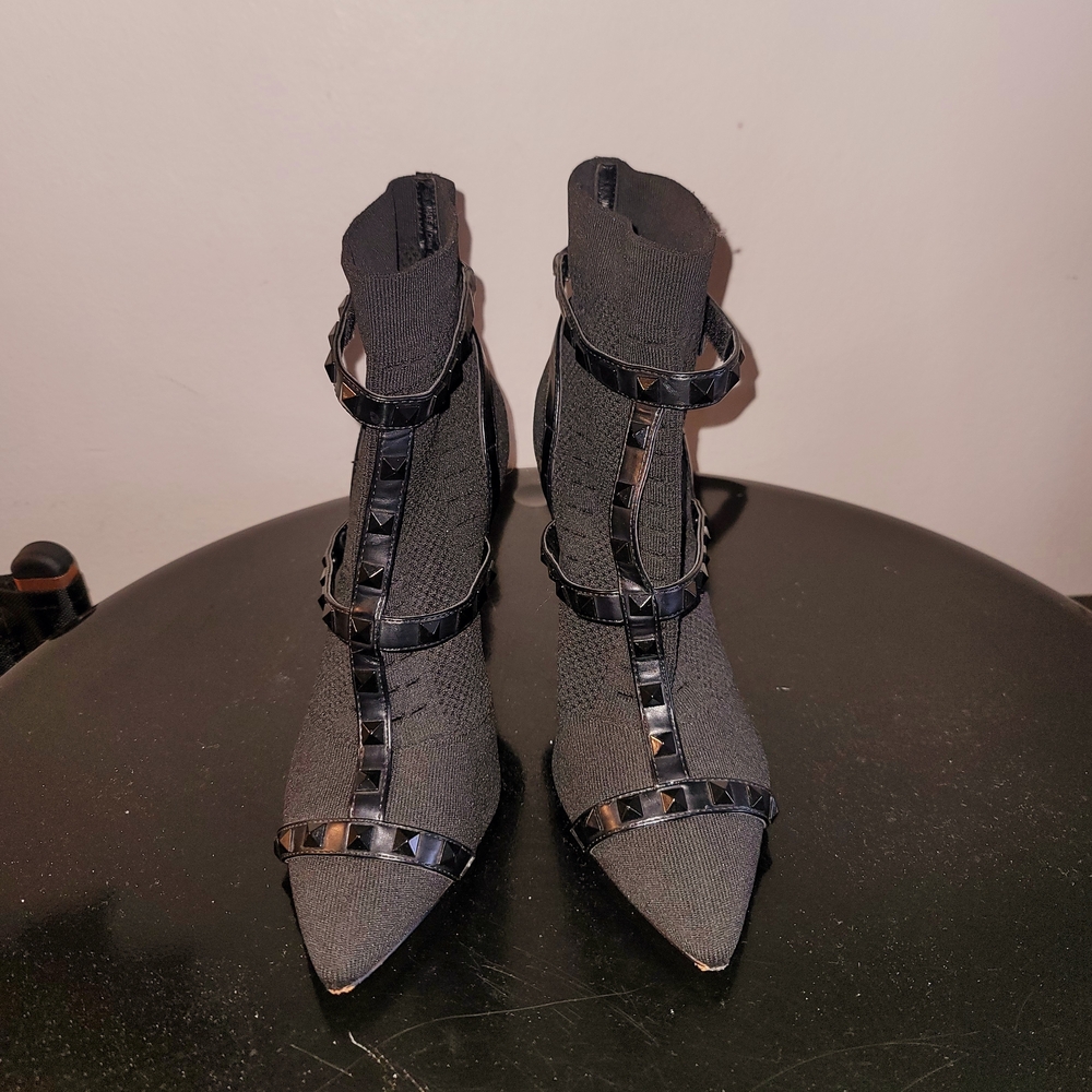 Elegant Black Studded Women's Shoes